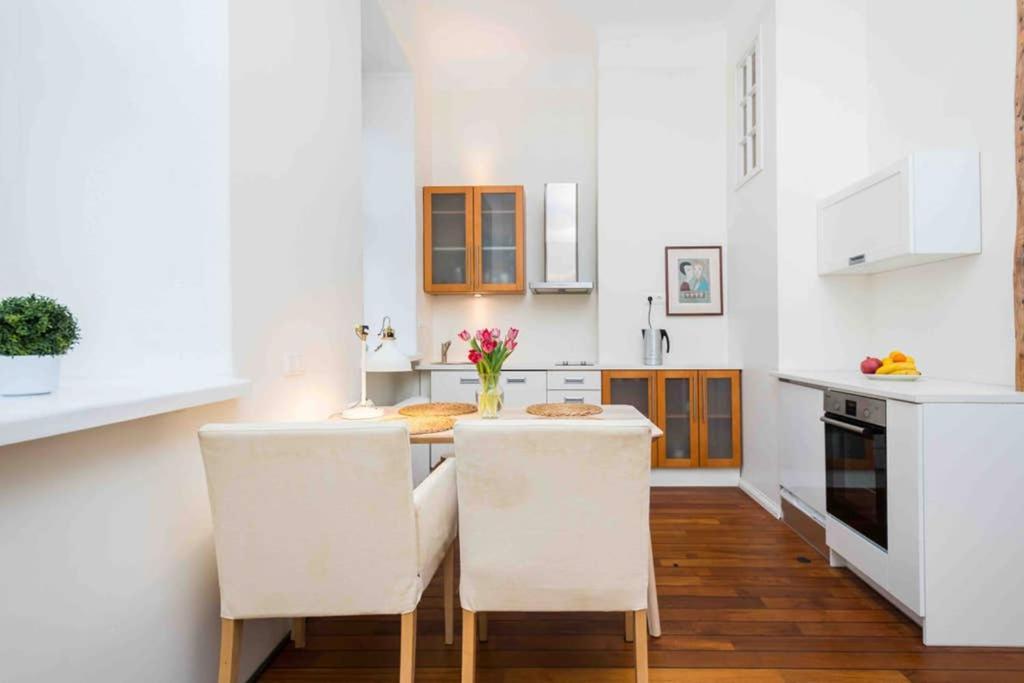 Best Location, Beautiful And Quiet Old Town Apt. Tallinn Eksteriør billede