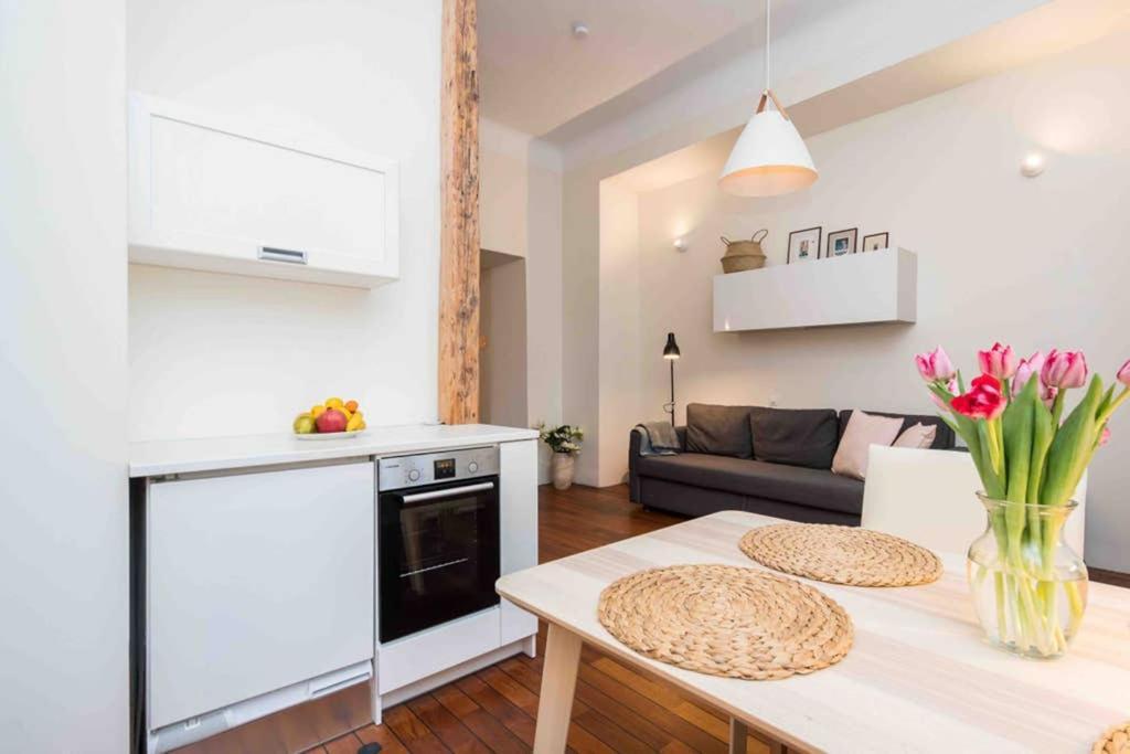 Best Location, Beautiful And Quiet Old Town Apt. Tallinn Eksteriør billede